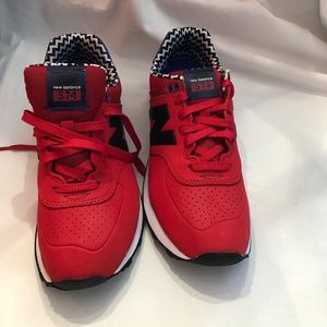New Balance Tennis Shoes